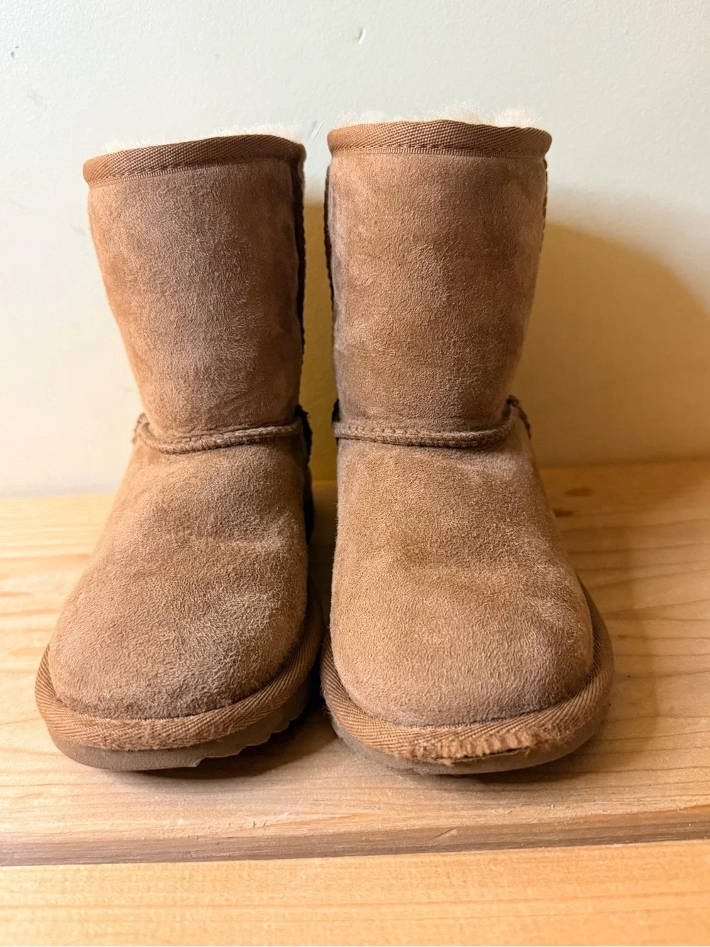 Ugg Kid's Classic II Boot 1017703K Chestnut Brown Suede / Size 12 Warm Cozy Boho